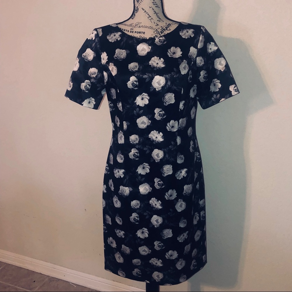 Beautiful Brooks Brother Floral Dress🥰